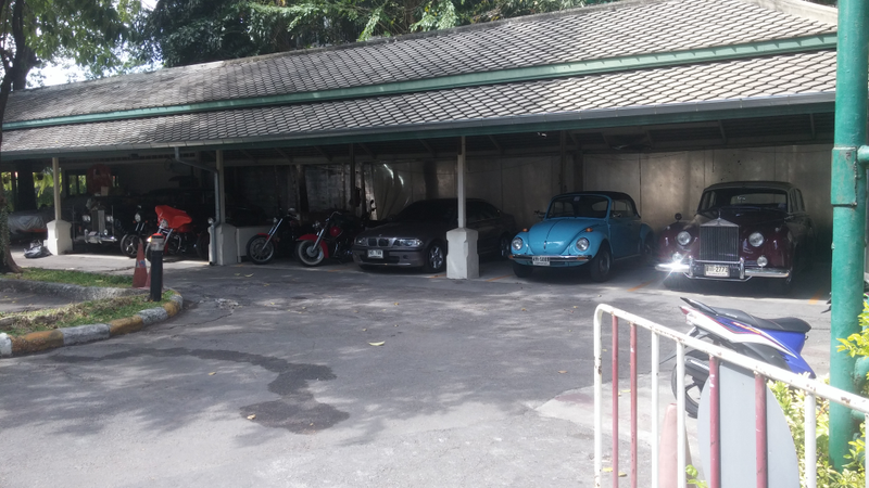 This is next door to the pics above. Two Rolls-Royces! That’s unheard of for Thailand